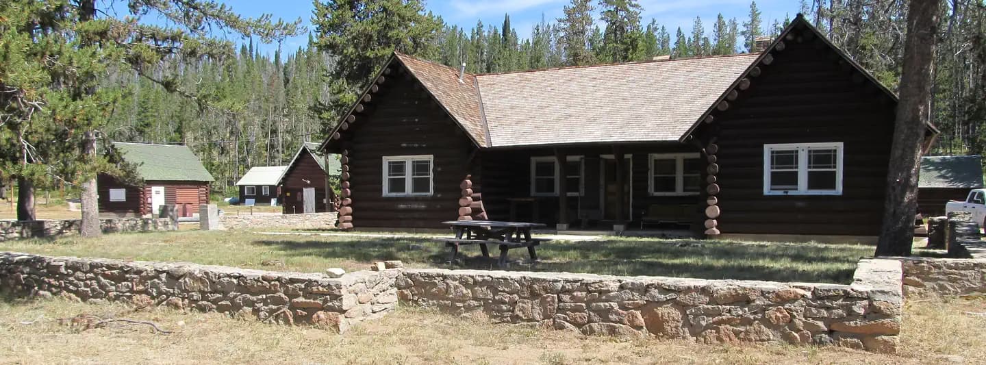 ELK CREEK CABINS