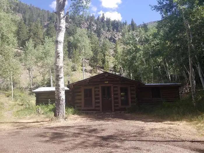 DAWSON CABIN