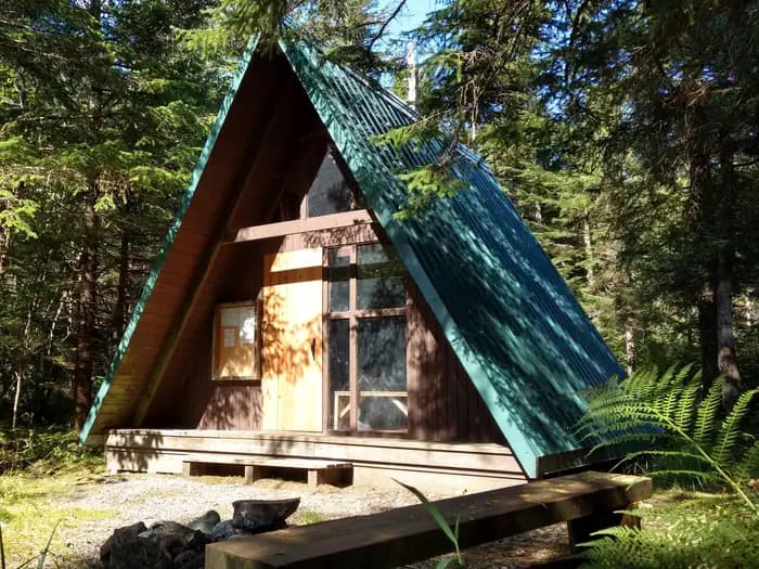 GOULDING LAKE CABIN