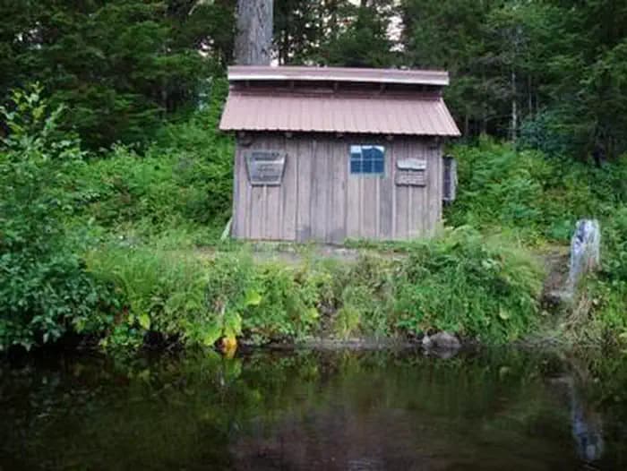 HASSELBORG CREEK CABIN